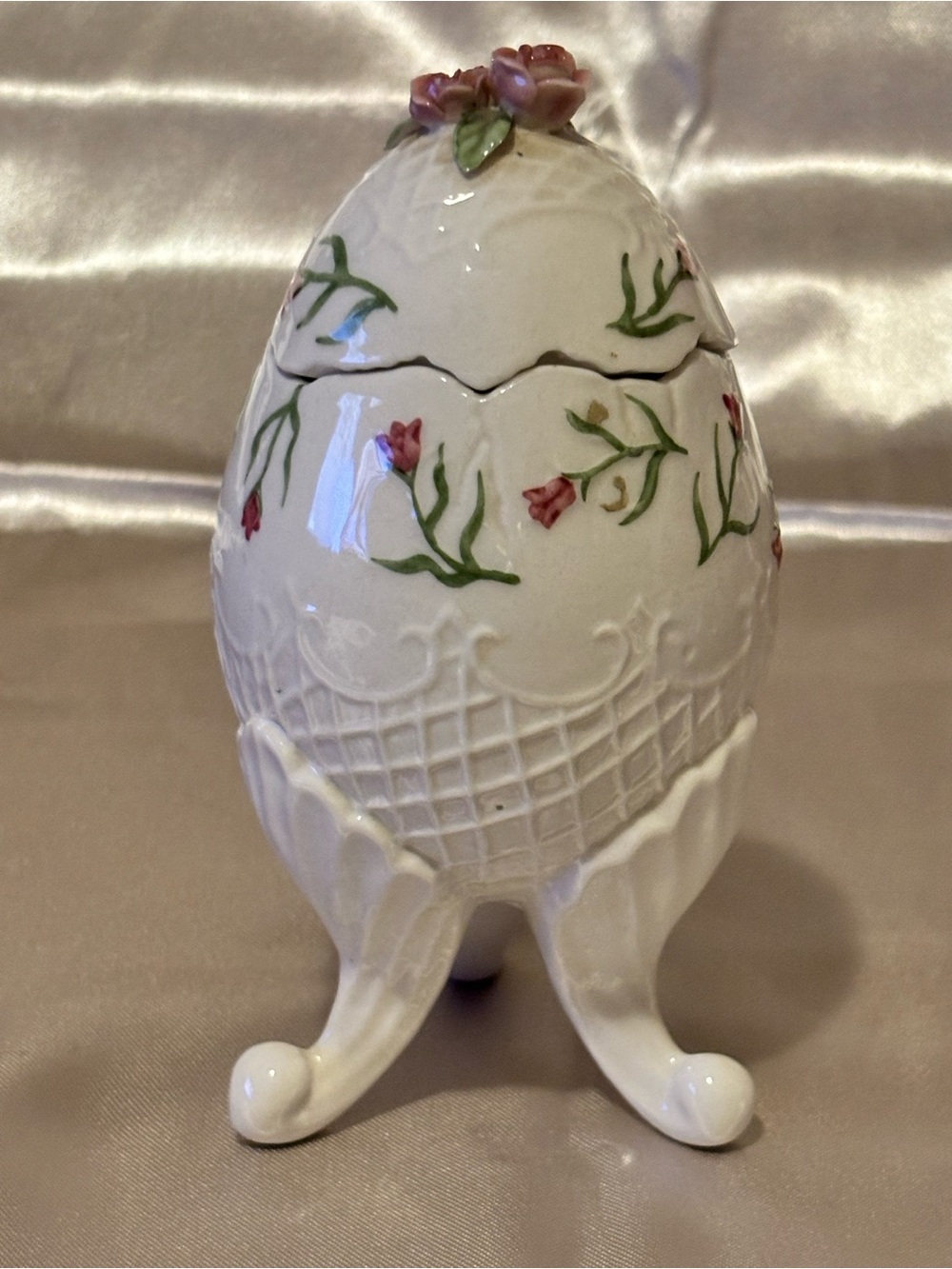 Handpainted Three Footed Floral Crack Egg Shape Trinket Box